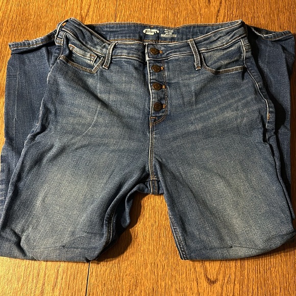 Old Navy High-rise Button up Jeans - Picture 4 of 6